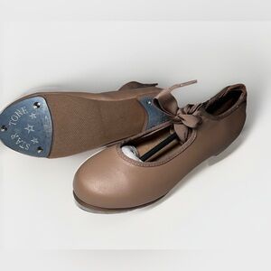 Danshuz New Tap Shoes Kid’s Size 3 M Comfort Tan Dance Ribbon